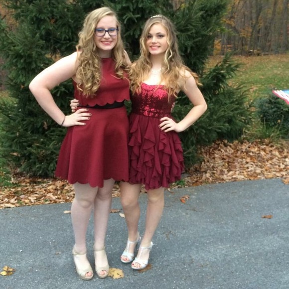 Homecoming/Formal Dress - Picture 3 of 4